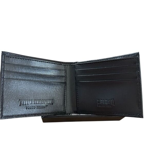 True Religion  Wallet NEW Bowman Leather Black Red RFID - Picture 4 of 7